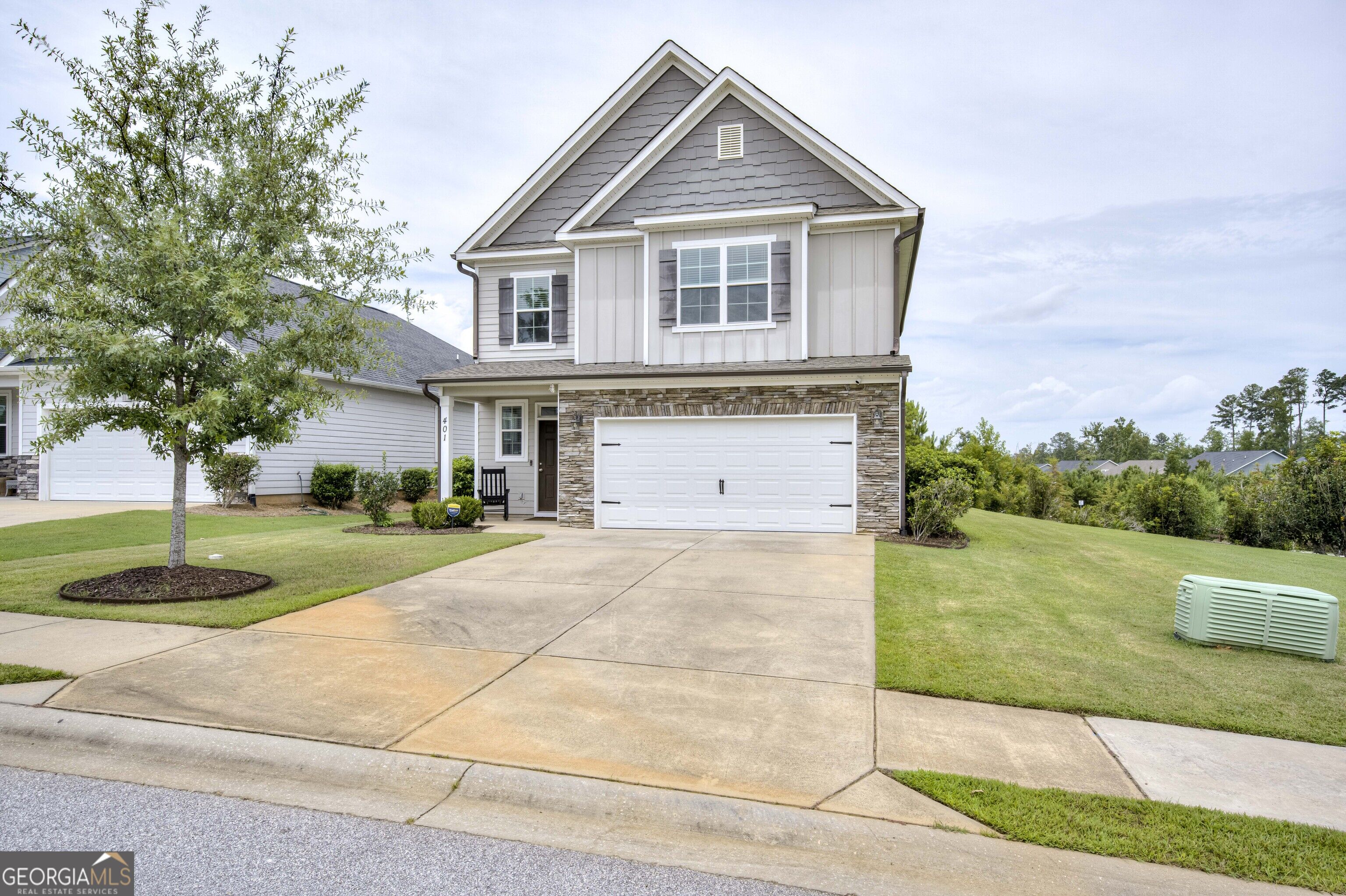 401 Longmeadow Drive Property Photo 2