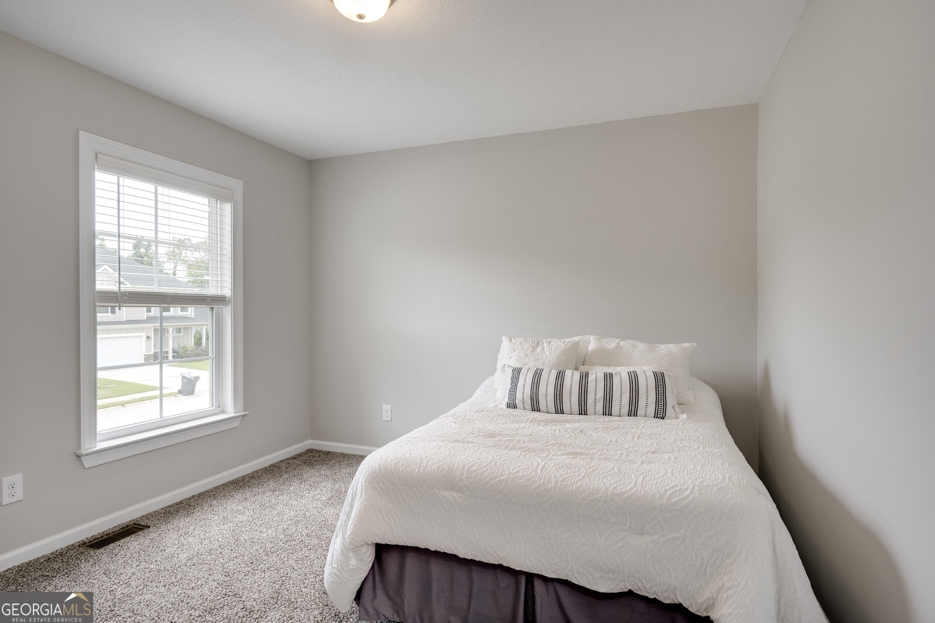 401 Longmeadow Drive Property Photo 28
