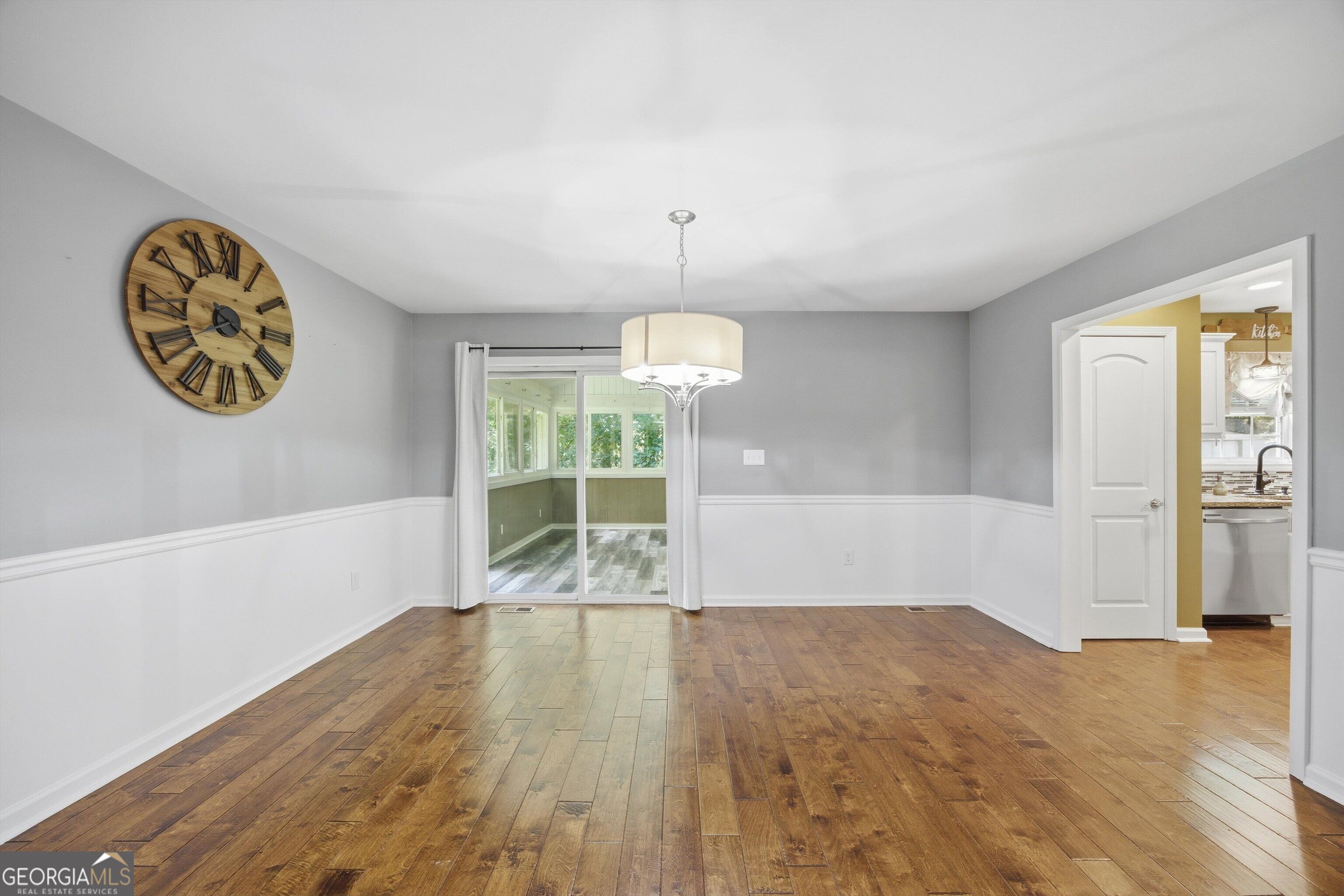 117 S Forest Road Property Photo 10