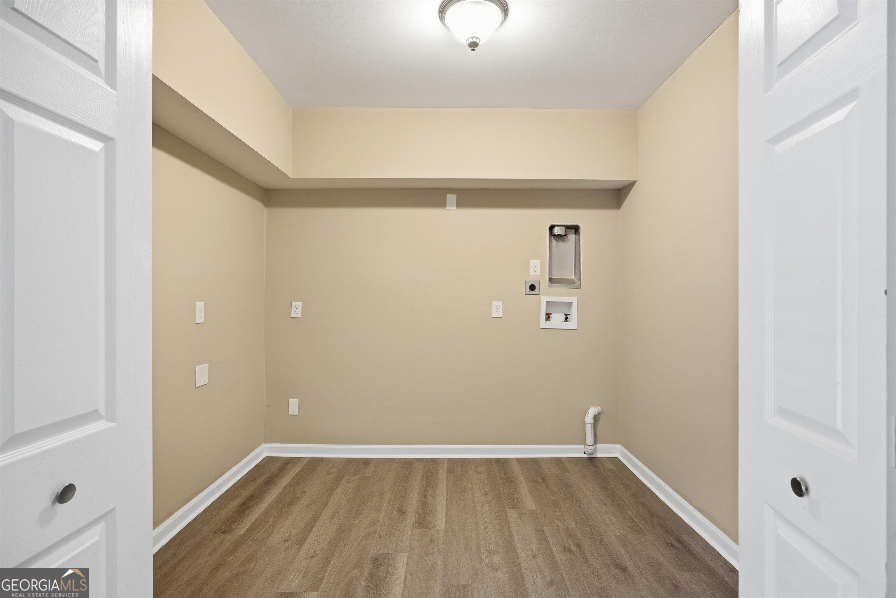 117 S Forest Road Property Photo 33