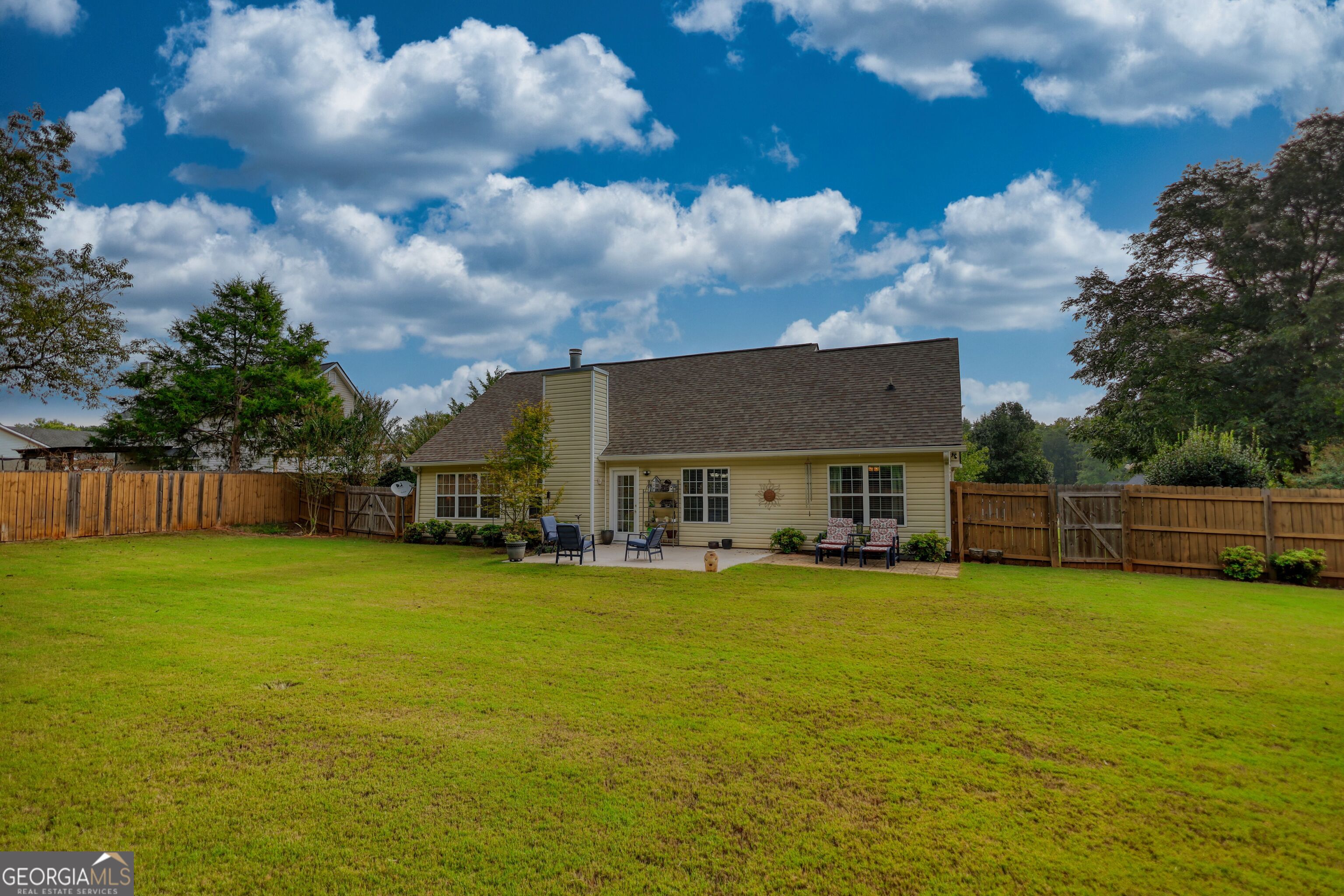 1038 Orchard Circle Property Photo 3