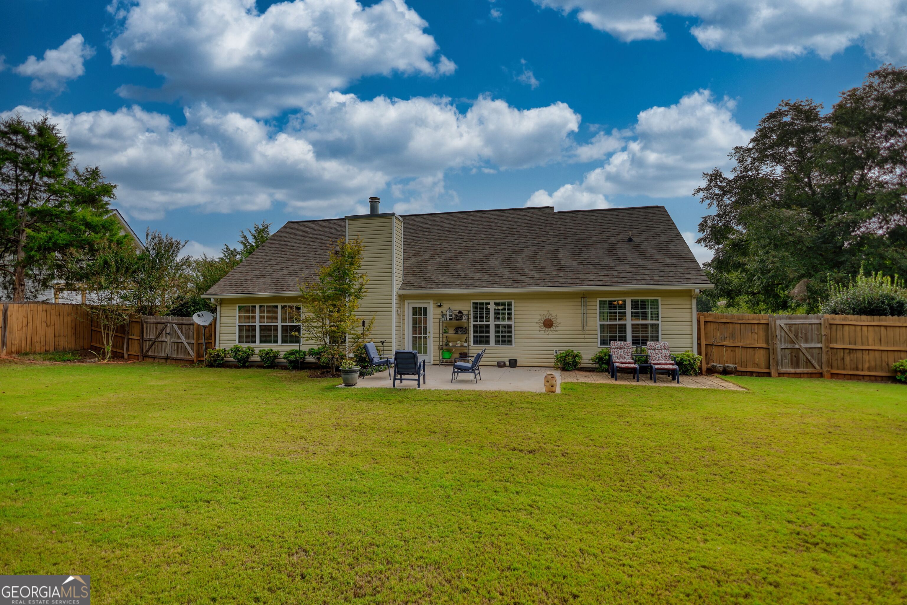1038 Orchard Circle Property Photo 4