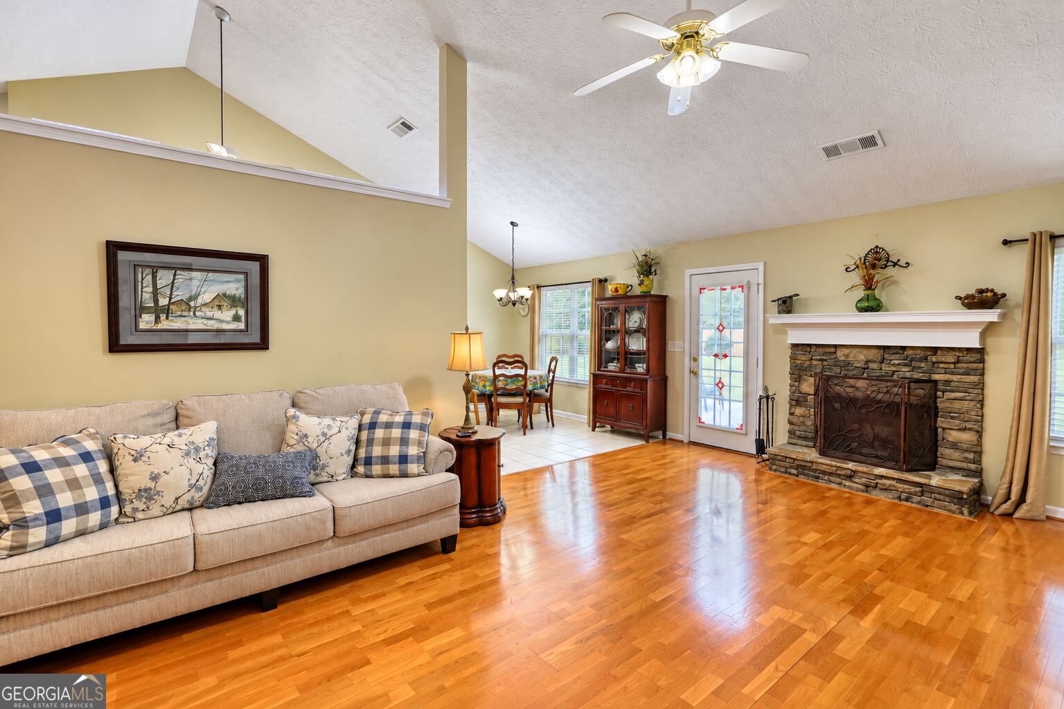 1038 Orchard Circle Property Photo 13