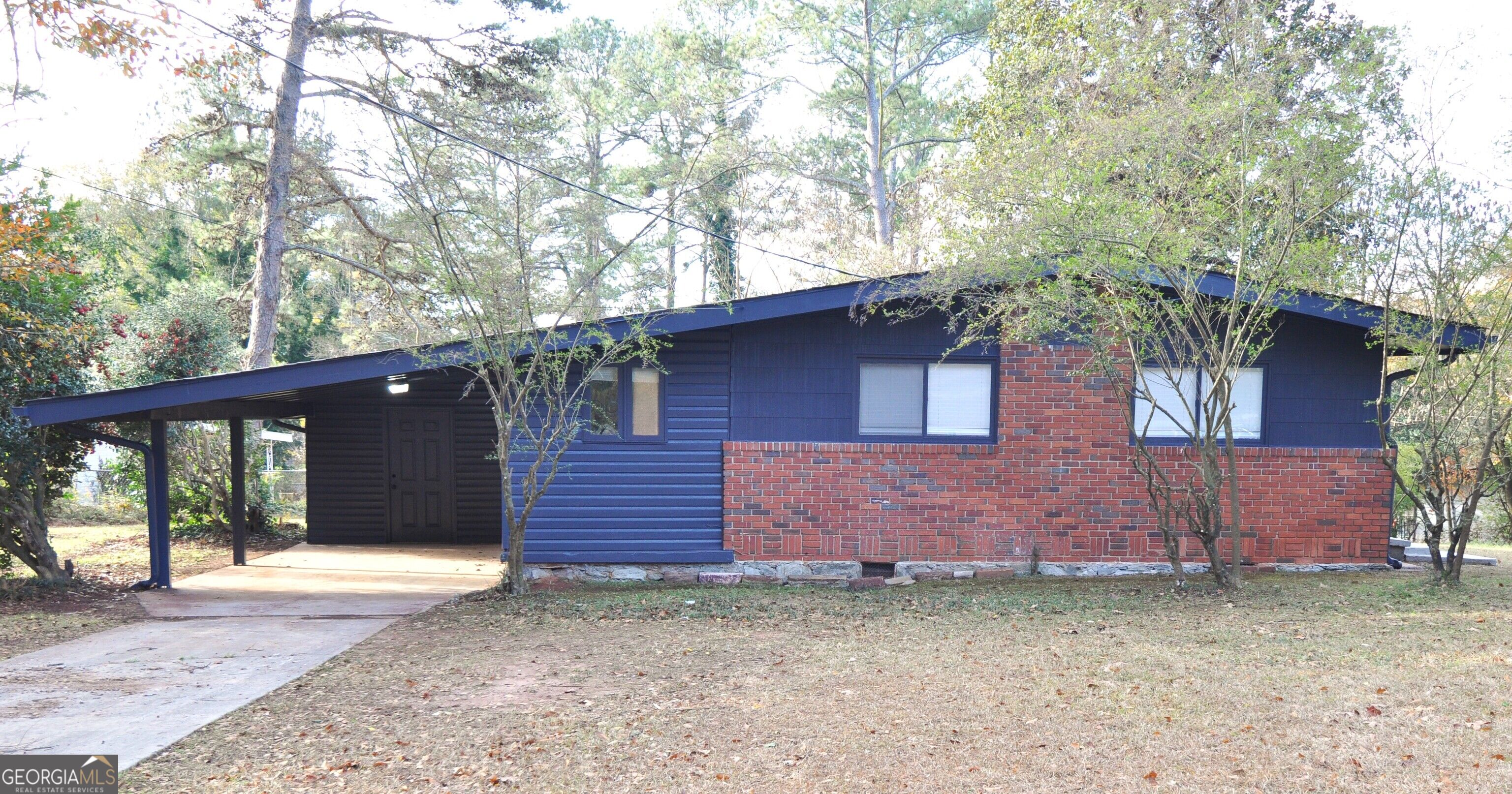 2351 Pinewood Drive Property Photo 1