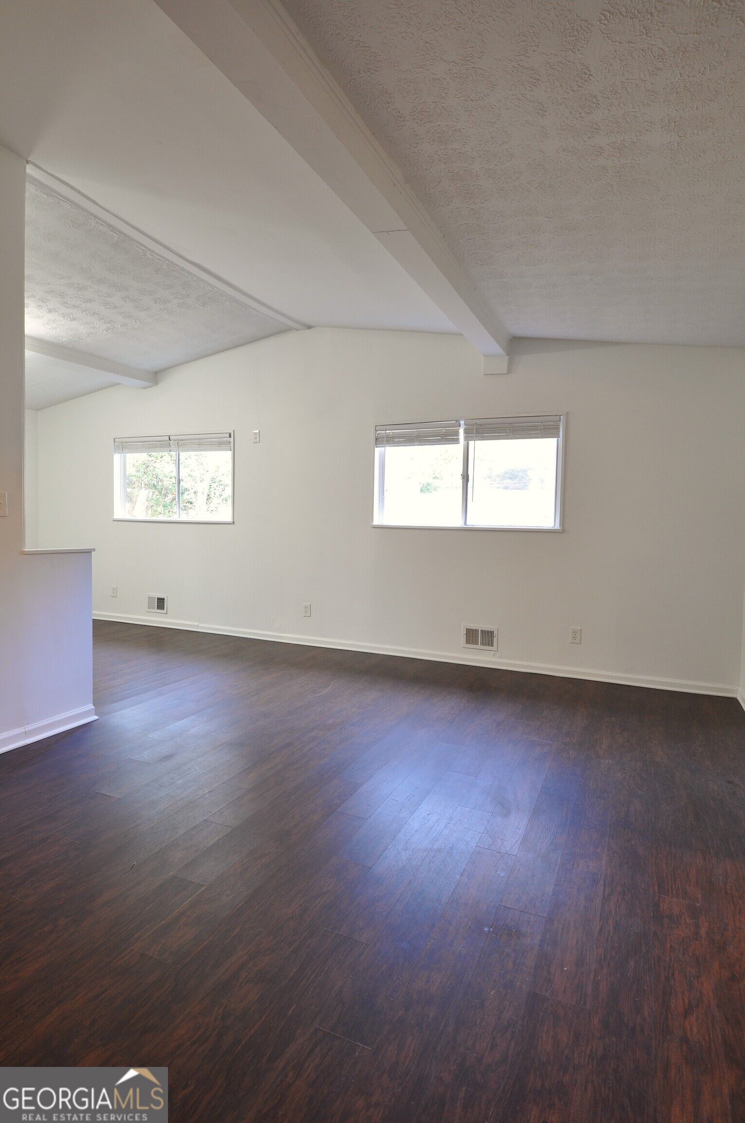 2351 Pinewood Drive Property Photo 7