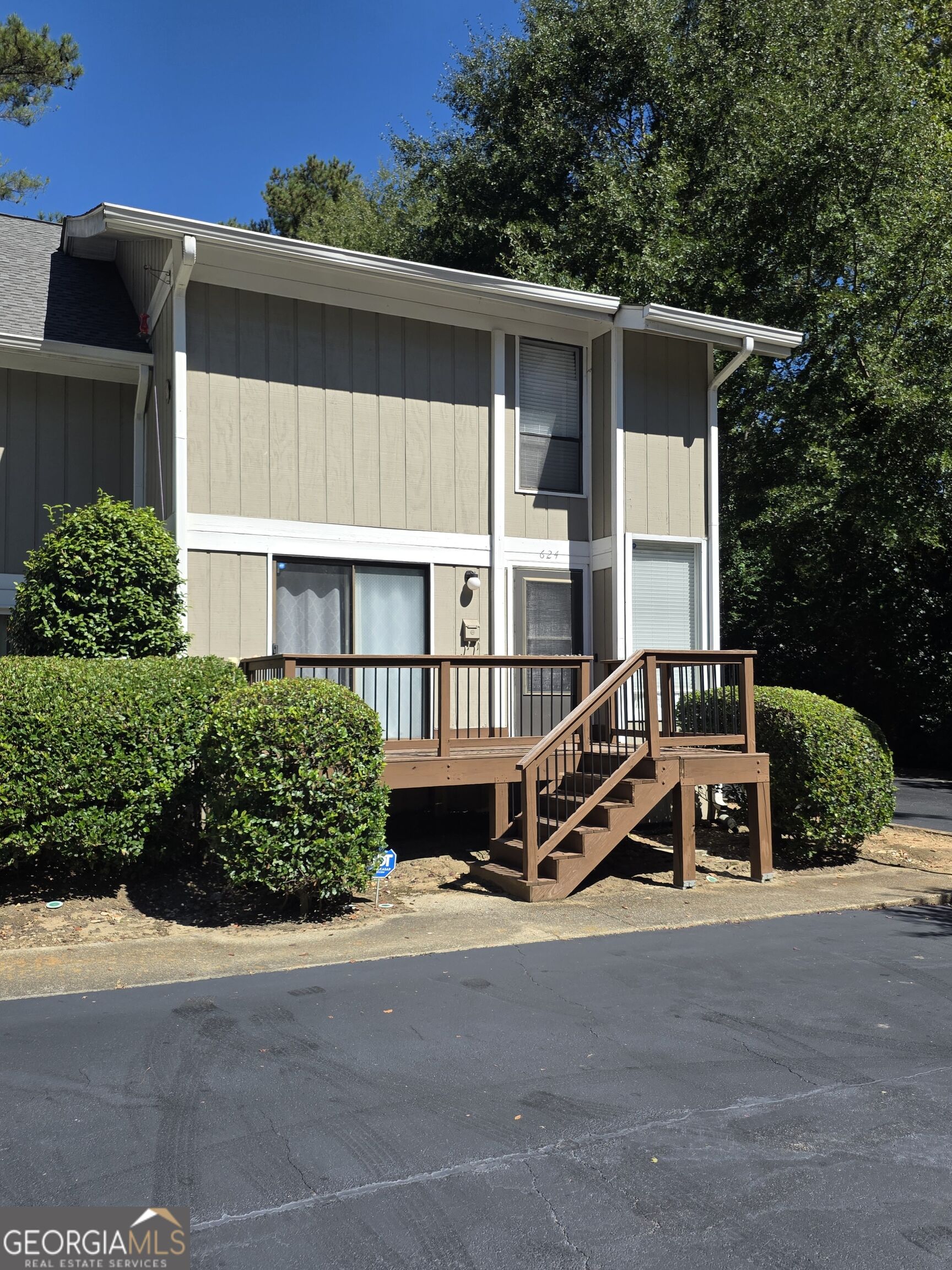 624 Powers Ferry North Road SE Property Photo 1