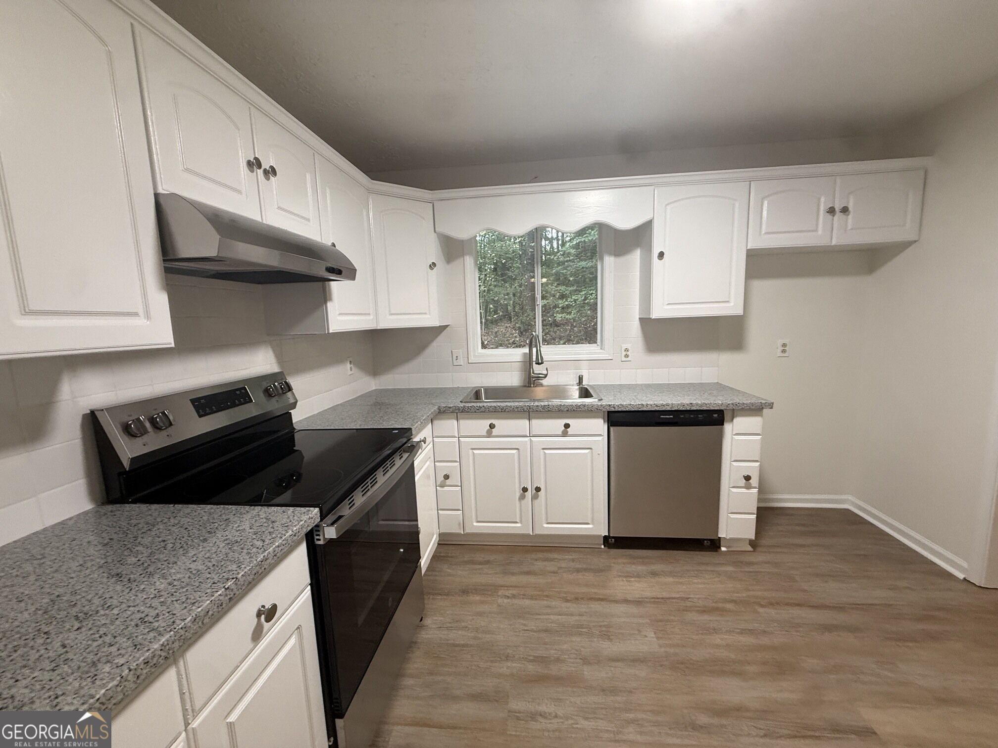 5959 Simone Drive Property Photo 16