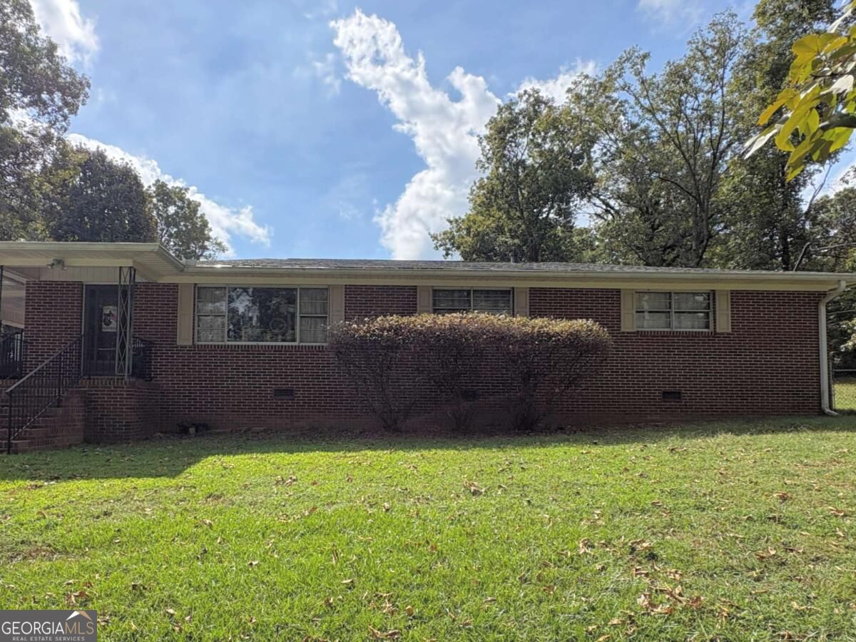 40 Summit Drive Se Property Photo 1