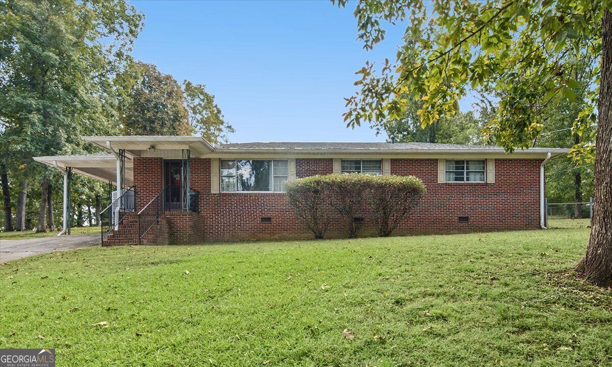 40 Summit Drive Se Property Photo 1