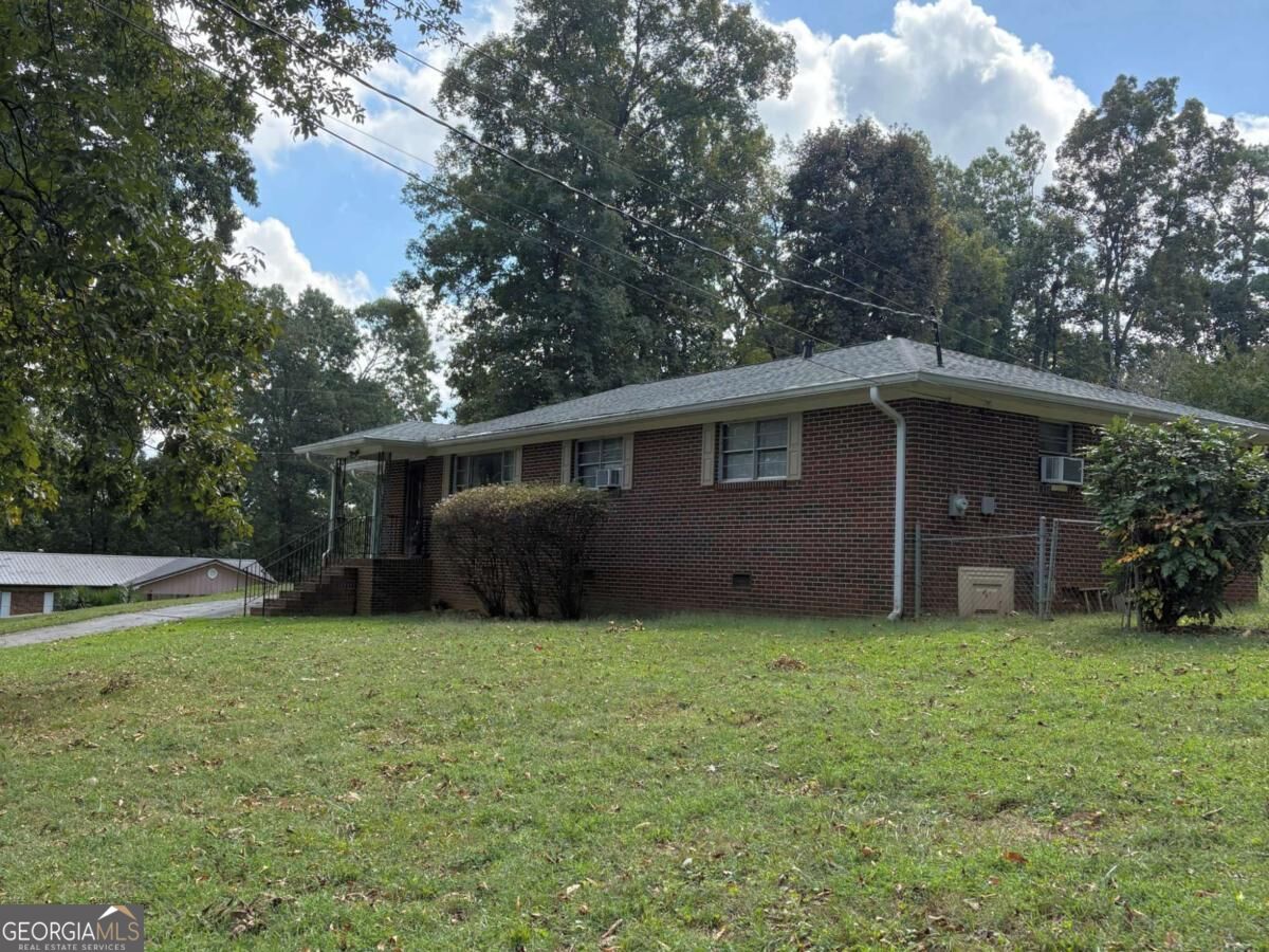 40 Summit Drive Se Property Photo 3
