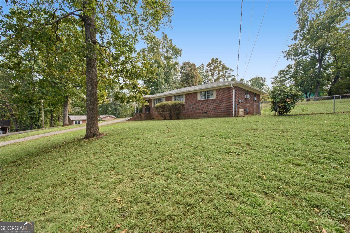 40 Summit Drive Se Property Photo 3