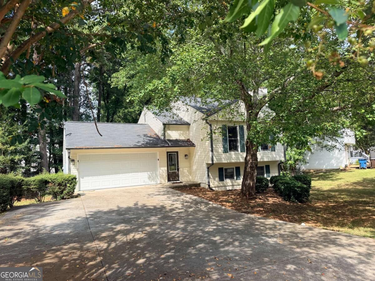 305 Birch Rill Drive Property Photo 1