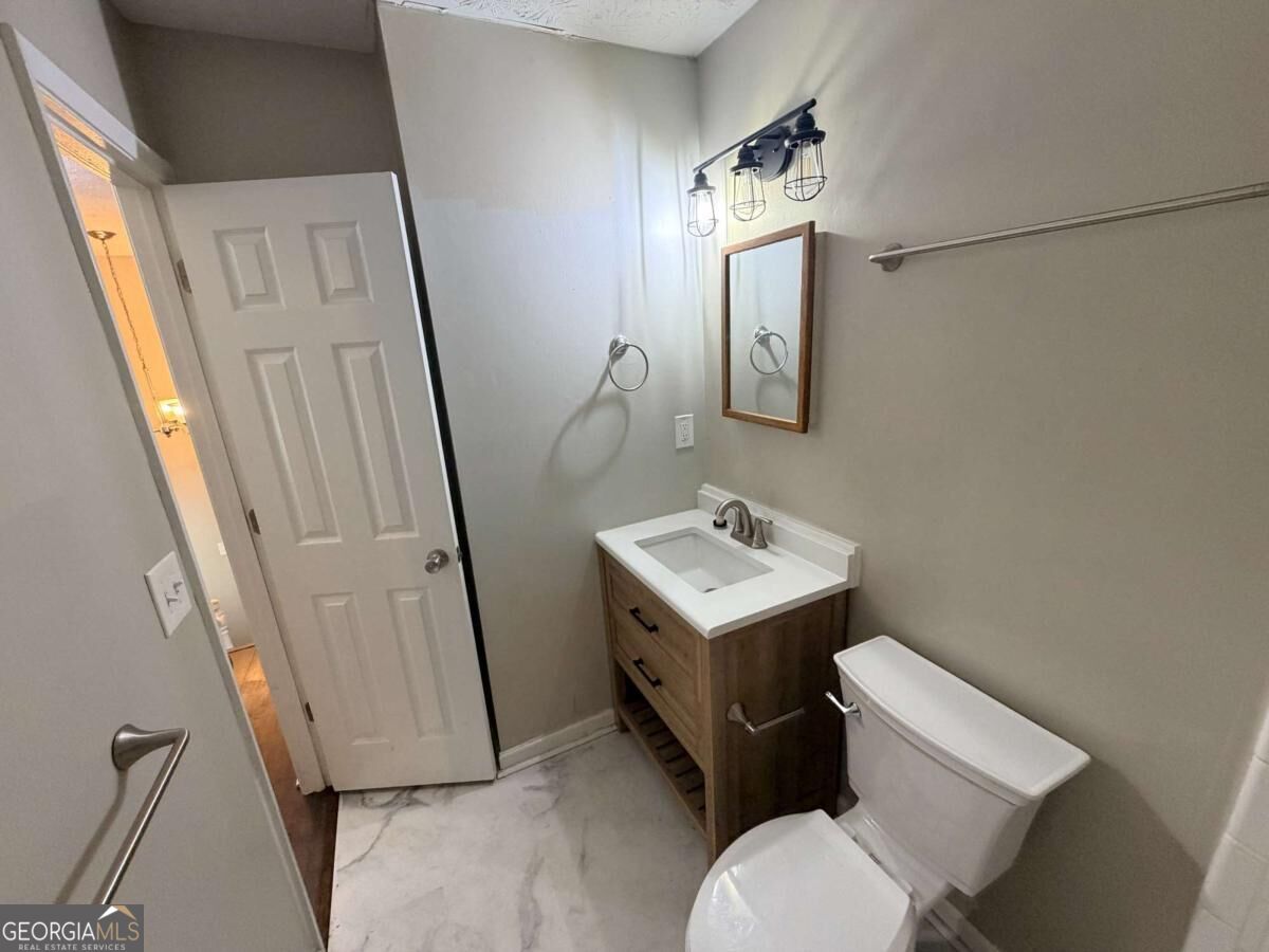305 Birch Rill Drive Property Photo 18