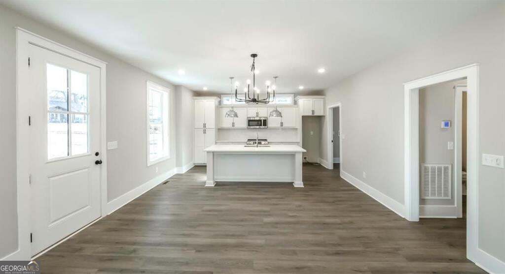 485 West Avenue Property Photo 9