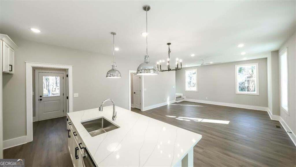 485 West Avenue Property Photo 11
