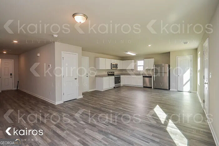 215 Hawthorn Trail Property Photo 2