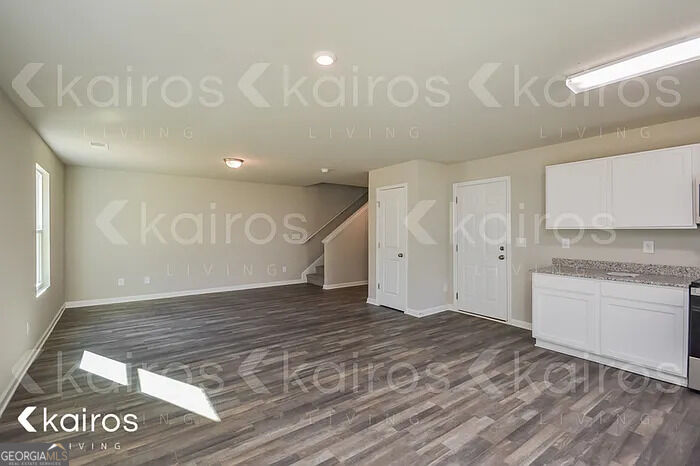 215 Hawthorn Trail Property Photo 6