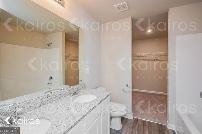 215 Hawthorn Trail Property Photo 8