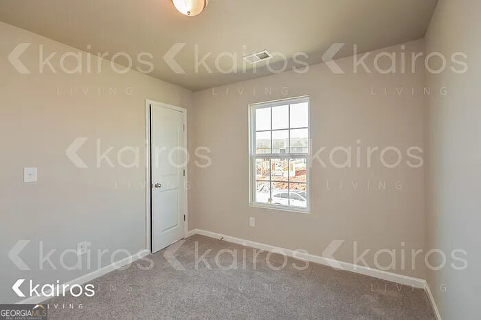 215 Hawthorn Trail Property Photo 9