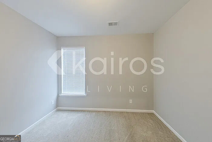 101 Silver Maple Lane Property Photo 3