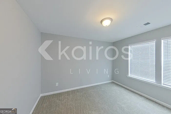 101 Silver Maple Lane Property Photo 8