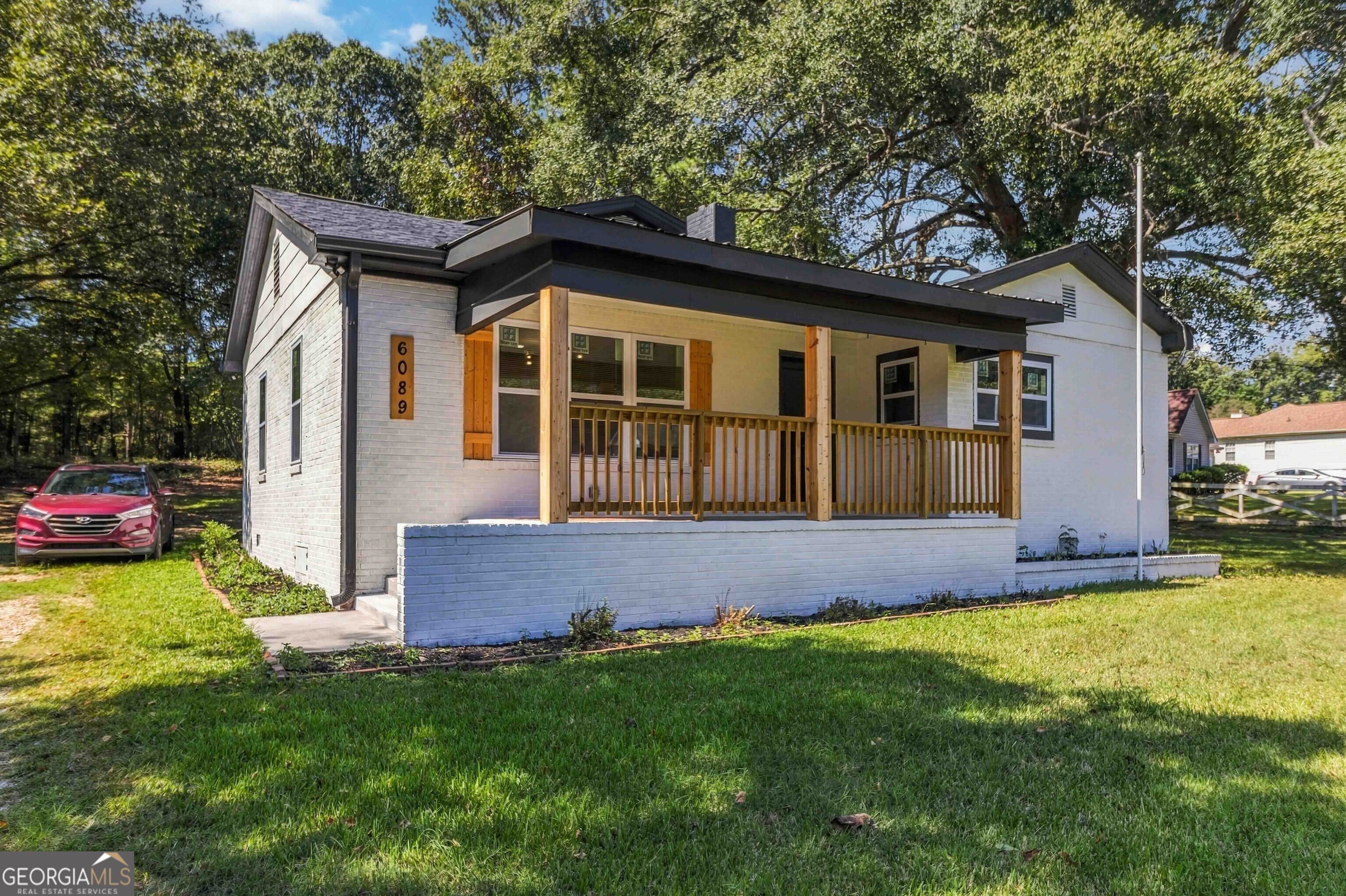 6089 Evans Drive Property Photo 4