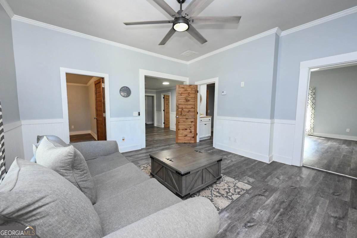 53 East Jones Street Property Photo 5