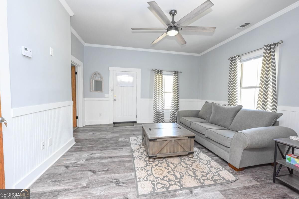 53 East Jones Street Property Photo 8
