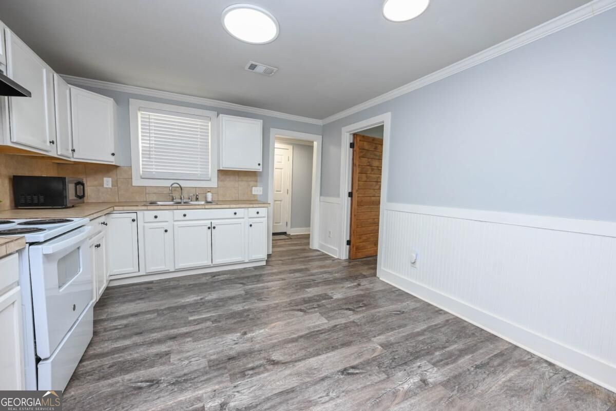 53 East Jones Street Property Photo 9