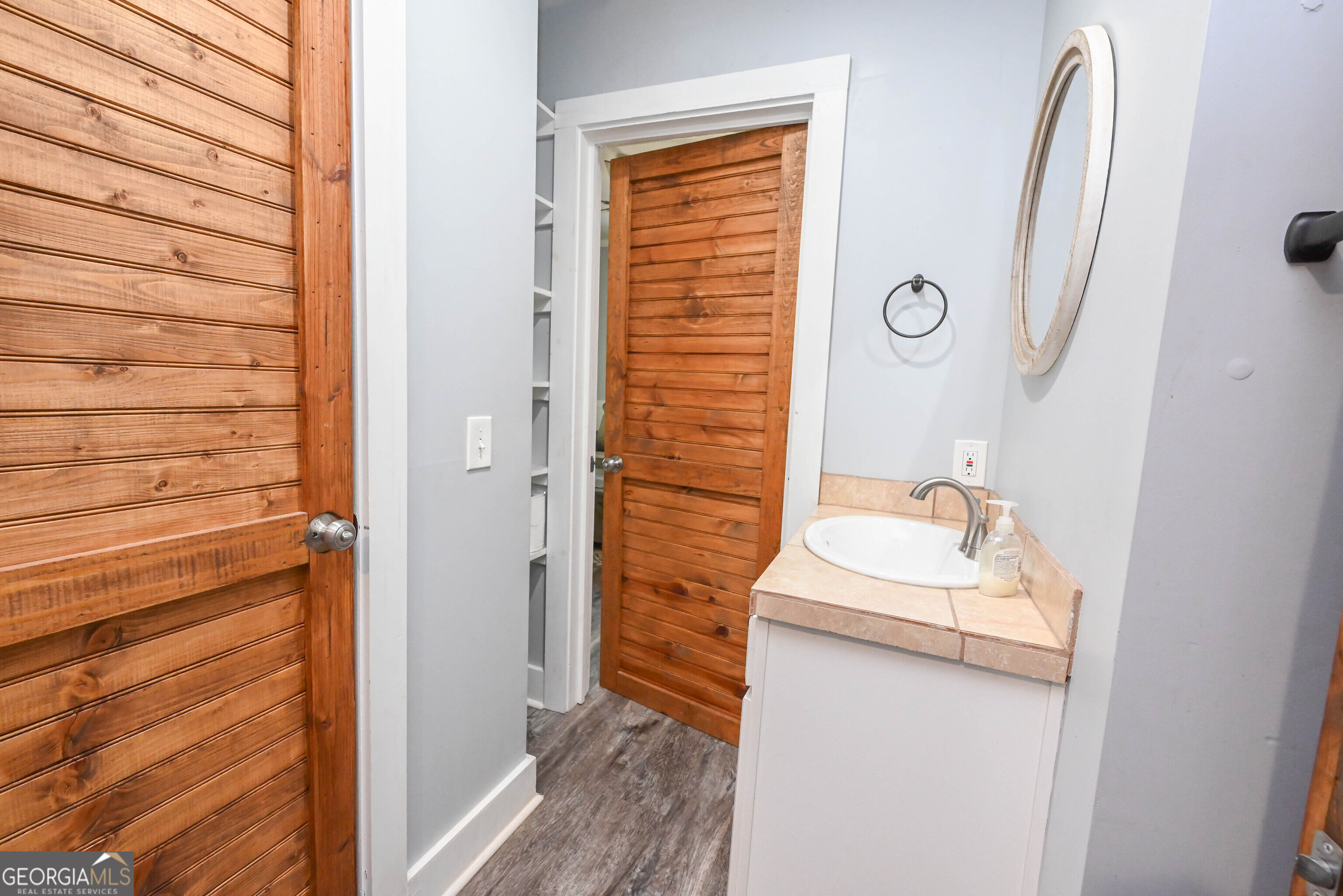 53 East Jones Street Property Photo 13