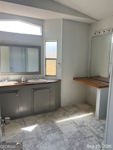 37 Thornton Drive Property Photo 14