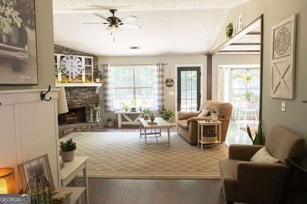 160 Eastwood Forest Property Photo 8