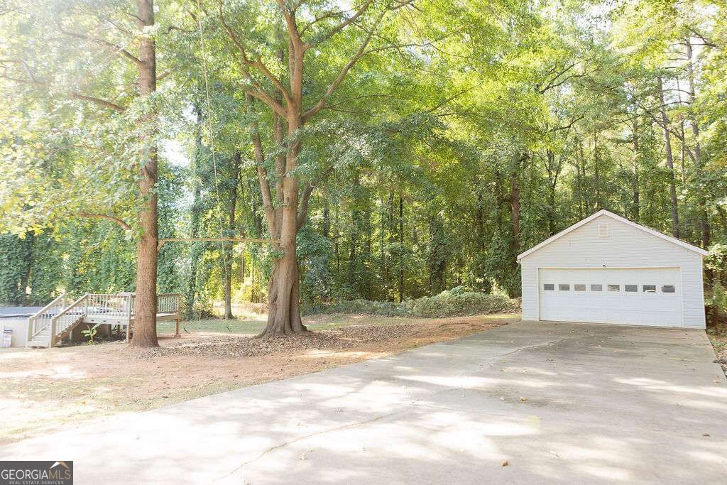 160 Eastwood Forest Property Photo 45