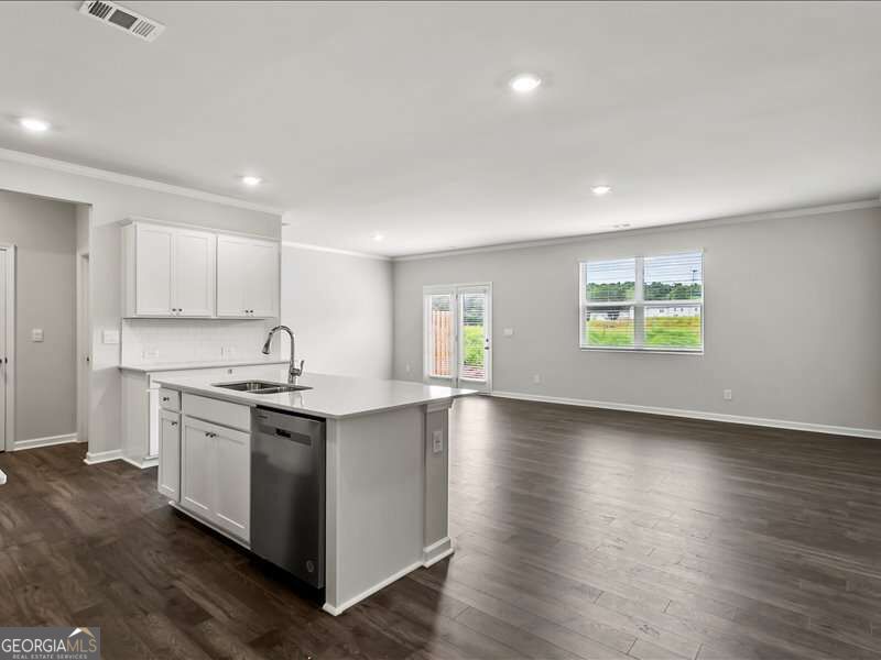 5133 Tulip Square Property Photo 2