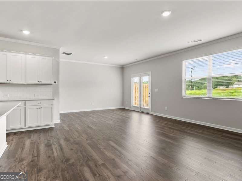 5133 Tulip Square Property Photo 3