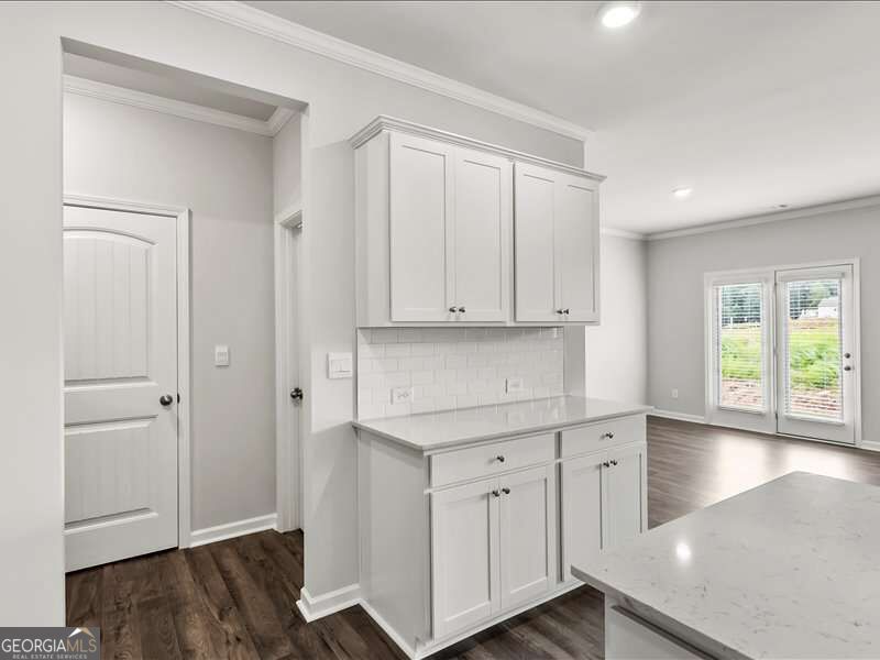 5133 Tulip Square Property Photo 9