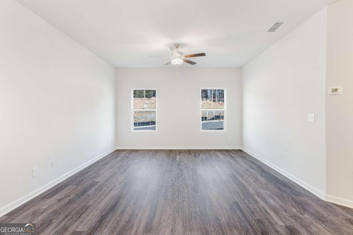 401 Whitehorse Way Property Photo 8