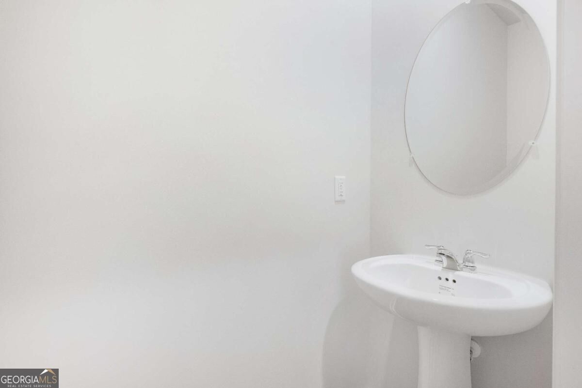 401 Whitehorse Way Property Photo 11