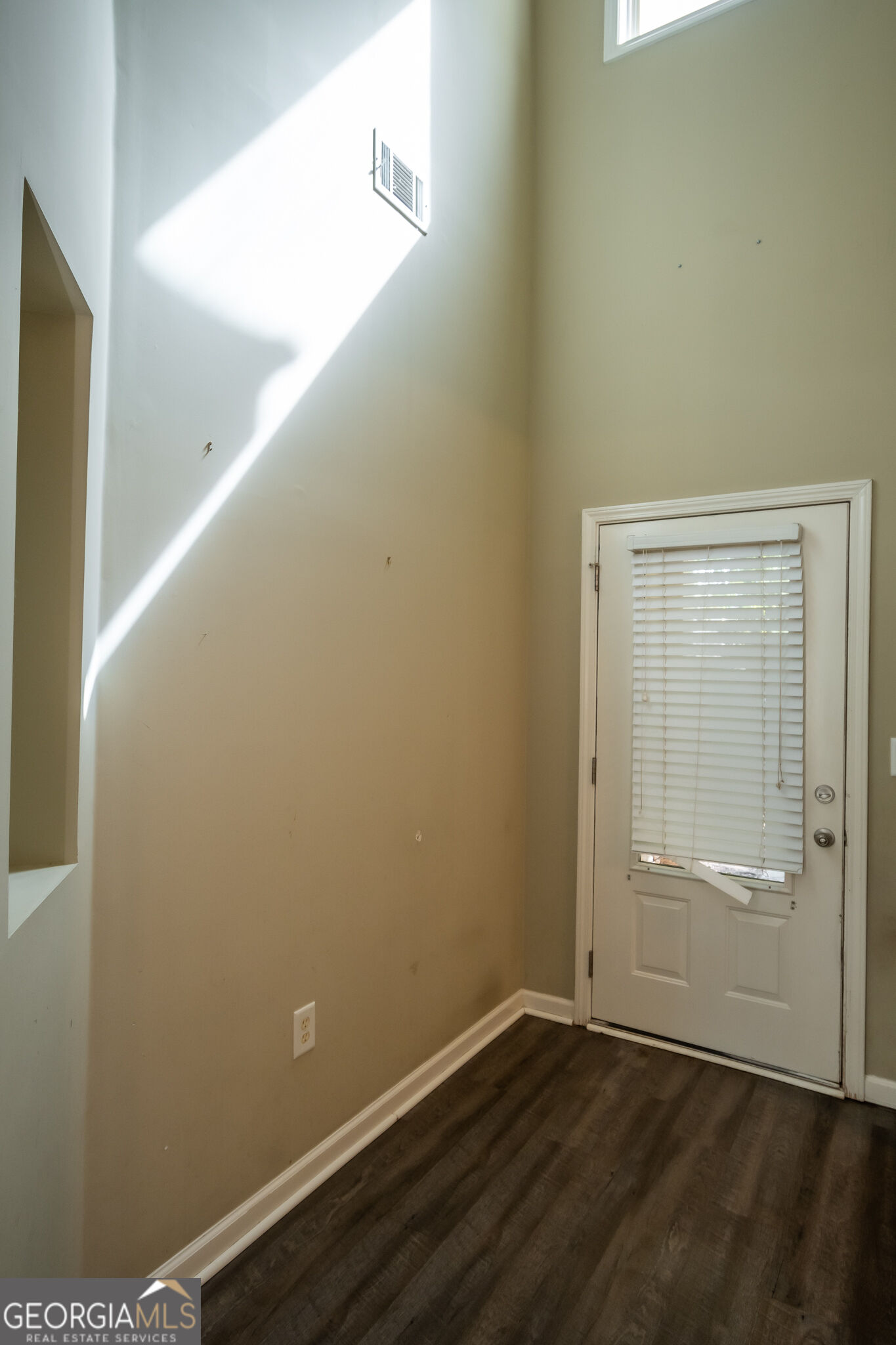 1120 Arlington Place Property Photo 11