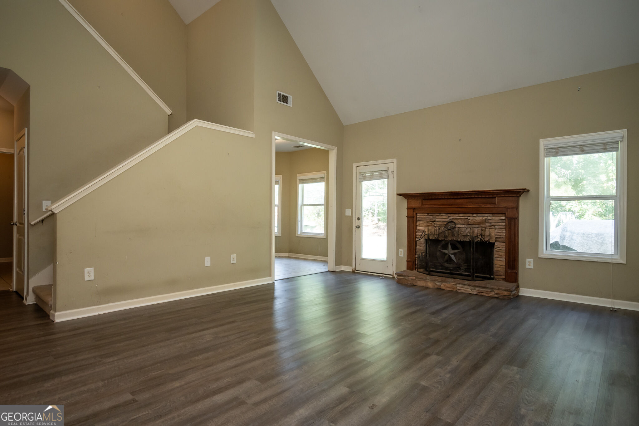 1120 Arlington Place Property Photo 17