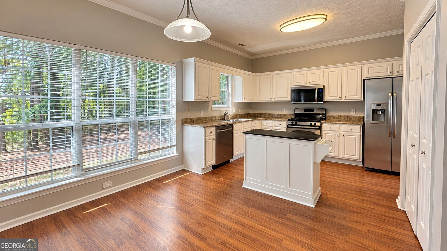 20 Bartlett Drive Property Photo 8
