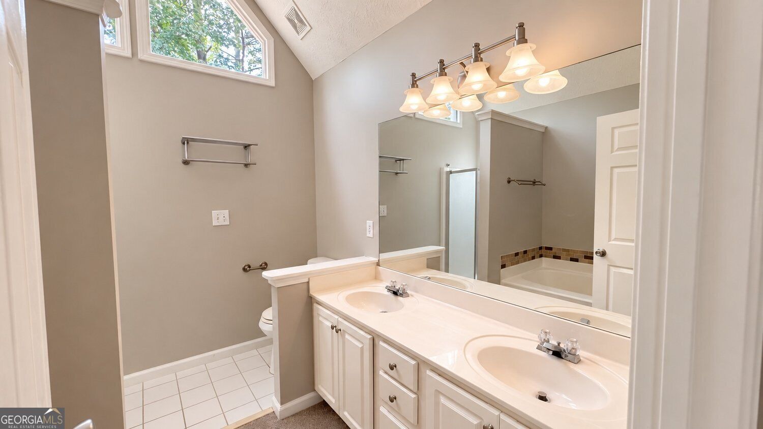 20 Bartlett Drive Property Photo 18
