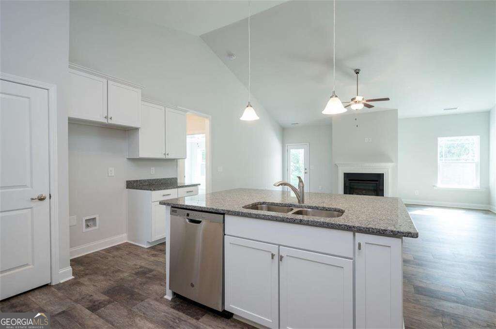 885 Eagle Heights Drive Property Photo 12