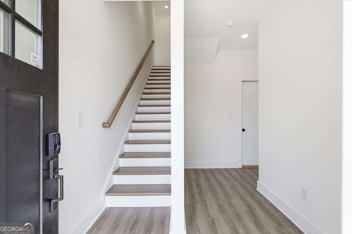 208 Mission Way Property Photo 4