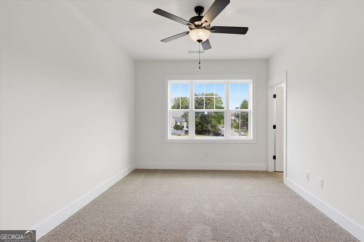 208 Mission Way Property Photo 9