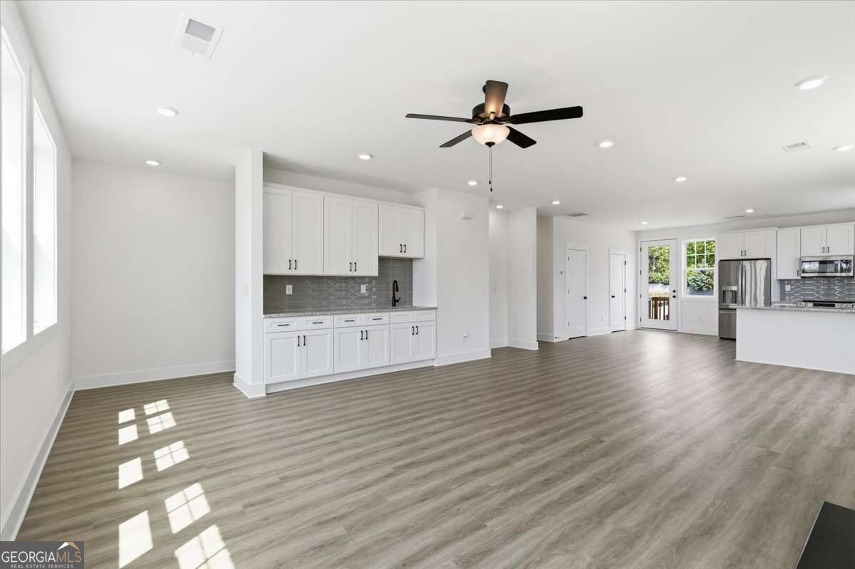 208 Mission Way Property Photo 11