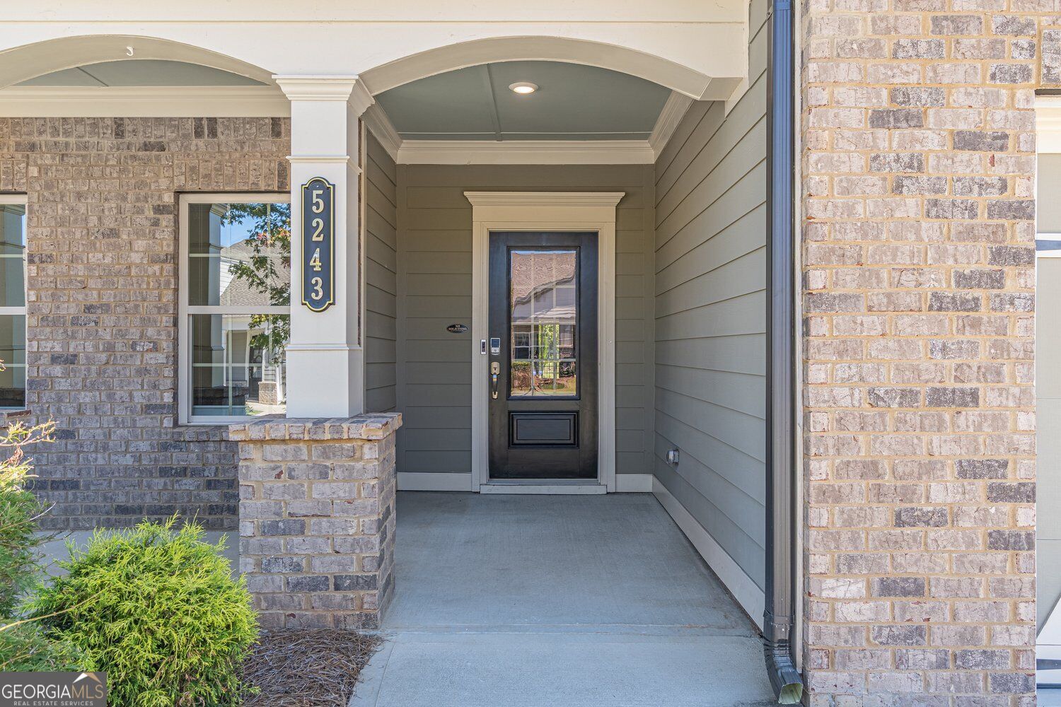5243 Noble Oak Cove Property Photo 4