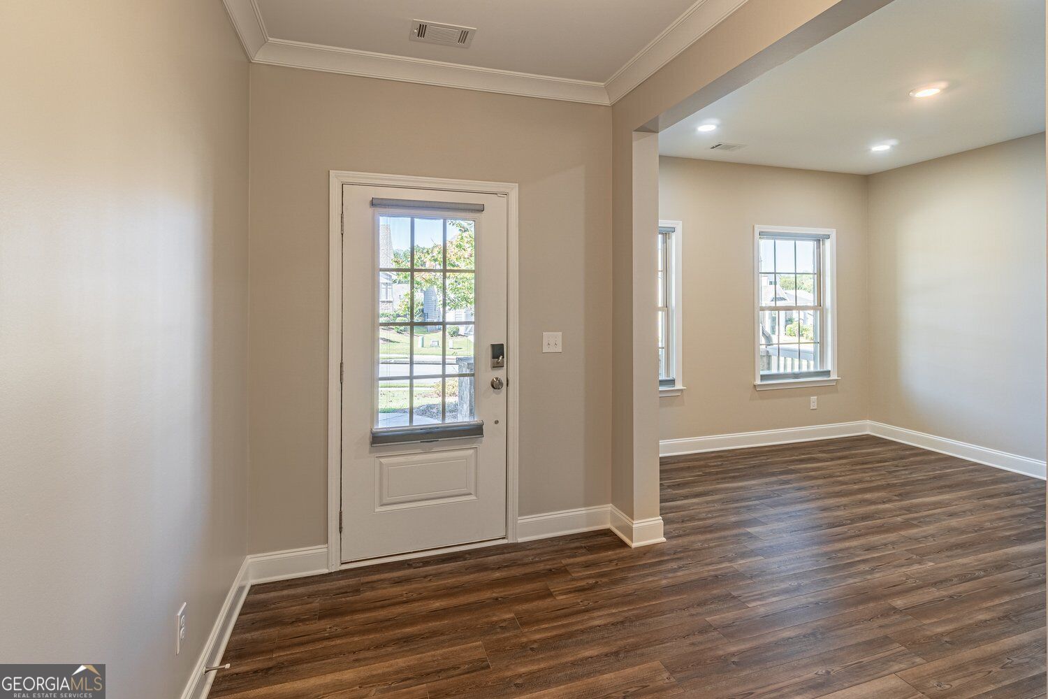 5243 Noble Oak Cove Property Photo 6