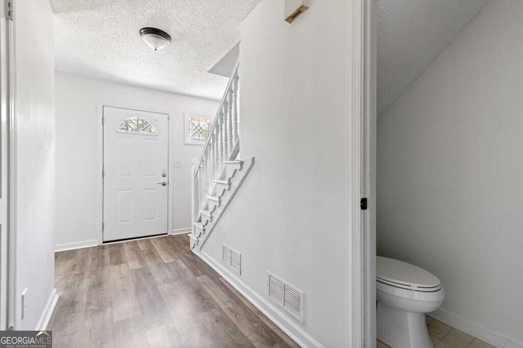 7169 Williamsburg Drive Property Photo 3