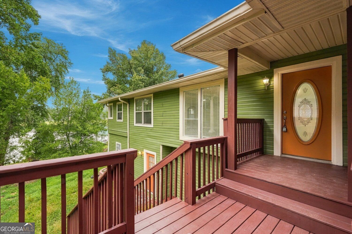 2298 E Lake Drive Ne Property Photo 4